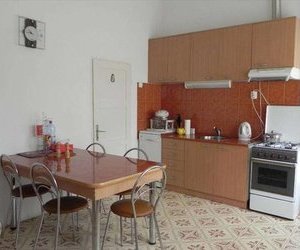 Casa Central compusa din 2 apartamente