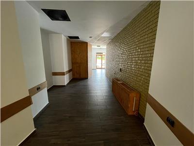 SPATIU COMERCIAL DE INCHIRIAT IN INIMA ARADULUI!