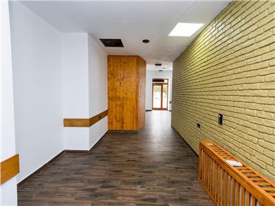 SPATIU COMERCIAL DE INCHIRIAT km .0