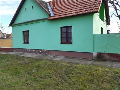 CASA CU TEREN DE VANZARE IN SEITIN