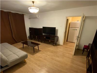 APARTAMENT 3 CAMERE DE VANZARE BOUL ROSU 1956
