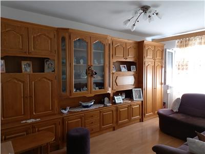 APARTAMENT 3 CAMERE LA BLOC 1986