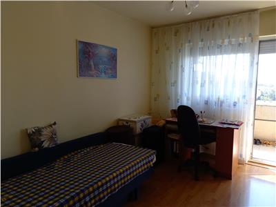 APARTAMENT 3 CAMERE LA BLOC 1986