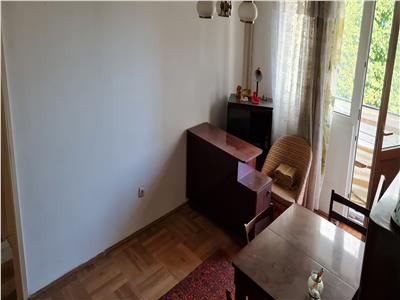 APARTAMENT 3 CAMERE ETAJ INTERMEDIAR