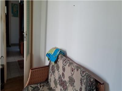 APARTAMENT 3 CAMERE ETAJ INTERMEDIAR
