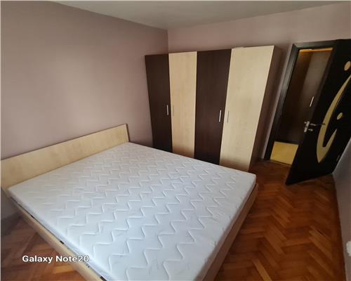 DE INCHIRIAT 3 CAMERE ZONA SPITAL