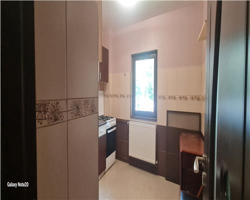 DE INCHIRIAT 3 CAMERE ZONA SPITAL
