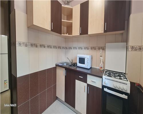 DE INCHIRIAT 3 CAMERE ZONA SPITAL