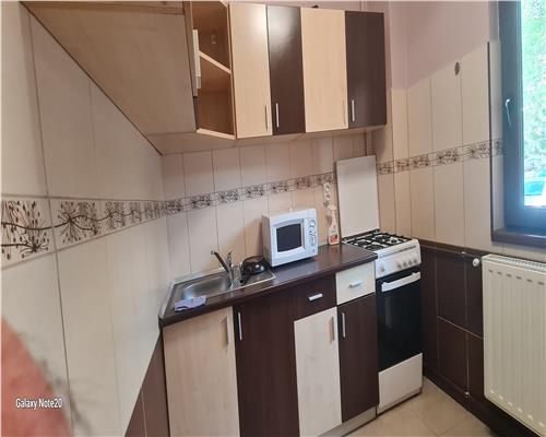 DE INCHIRIAT 3 CAMERE ZONA SPITAL