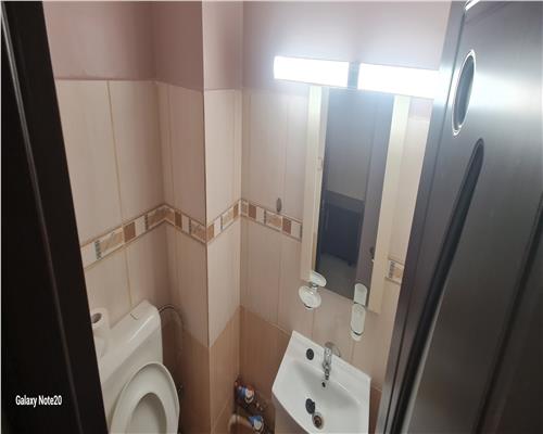 DE INCHIRIAT 3 CAMERE ZONA SPITAL