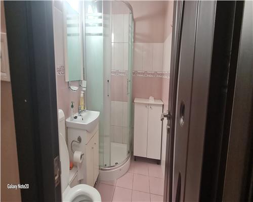 DE INCHIRIAT 3 CAMERE ZONA SPITAL