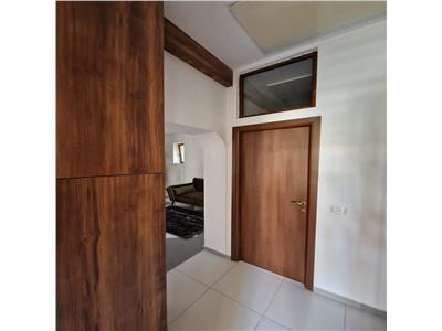 Apartament 2 camere cu loc de parcare Bulevardul Revoluției!