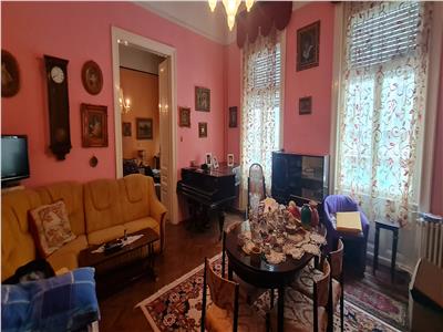 APARTAMENT  CAMERE MARI ULTRACENTRAL