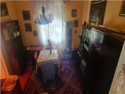 CASA IN ZONA PARNEAVA