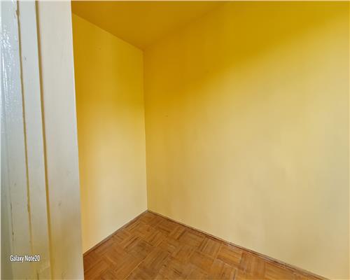 VAND APARTAMENT 2 CAMERE ARADUL NOU ETAJ 1