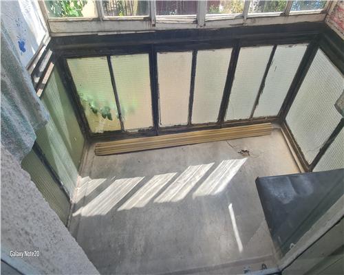 VAND APARTAMENT 2 CAMERE ARADUL NOU ETAJ 1