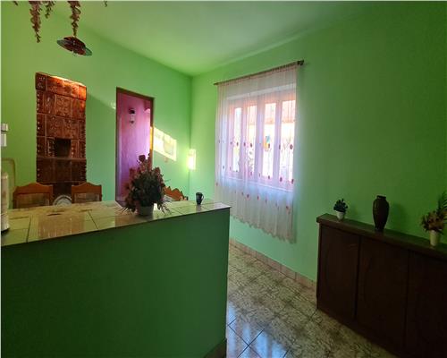 CASA CU TEREN GENEROS IN HORIA