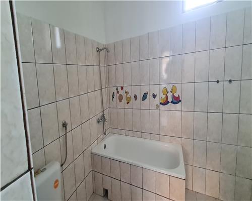 CASA CU TEREN GENEROS IN HORIA