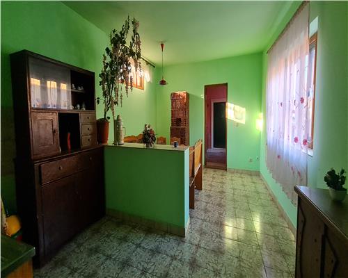 CASA CU TEREN GENEROS IN HORIA