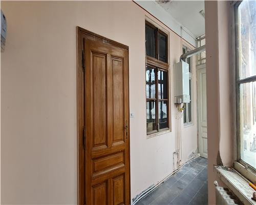 CASA IN ARADUL NOU CU TEREN