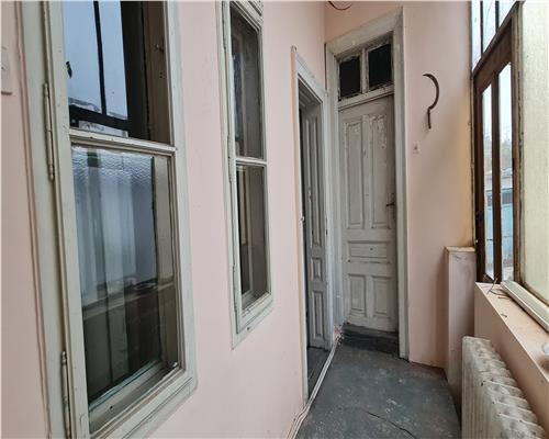 CASA IN ARADUL NOU CU TEREN