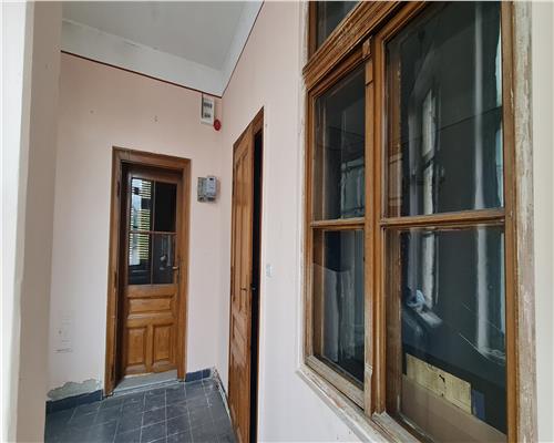 CASA IN ARADUL NOU CU TEREN