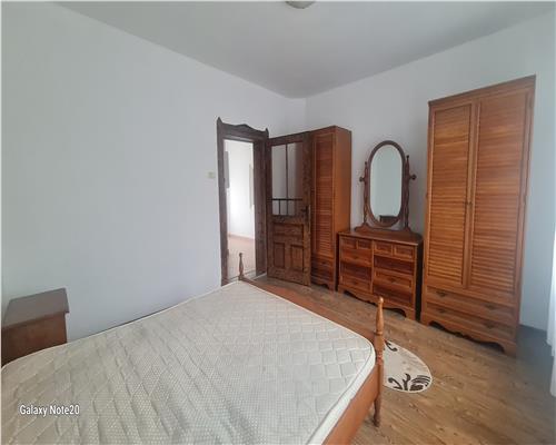CASA 3 CAMERE IN PARNEAVA