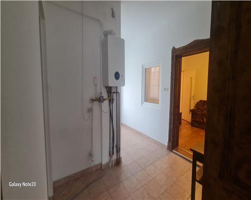 CASA 3 CAMERE IN PARNEAVA