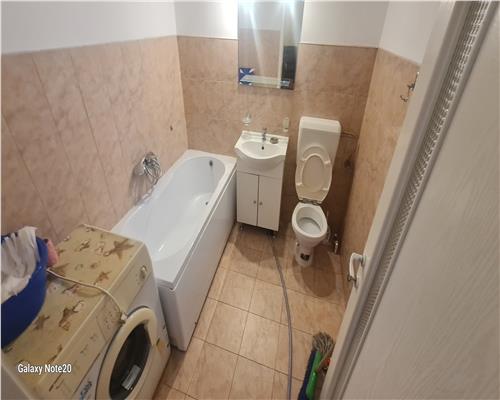 CASA 3 CAMERE IN PARNEAVA