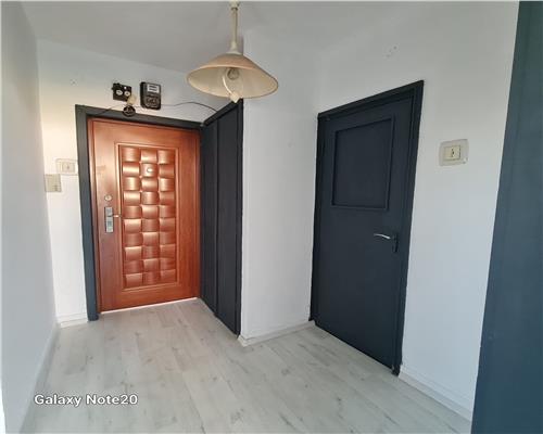 APARTAMENT 2 CAMERE DECOMANDAT