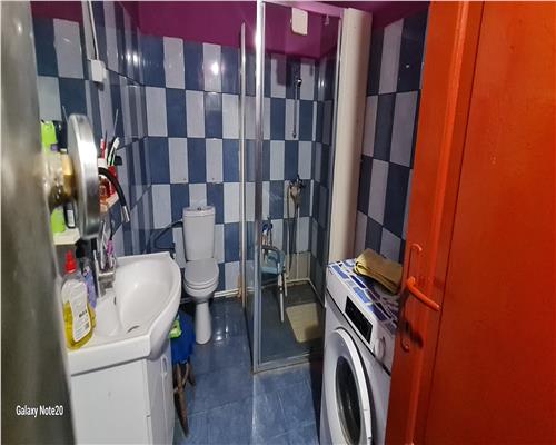 CASA PE COLT IN SIRIA CU TEREN MARE