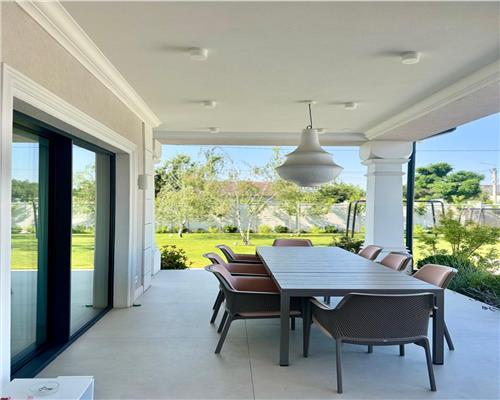 Vila Exclusivista cu Piscina si Tehnologie Smart |Arad 5 camere Parneava