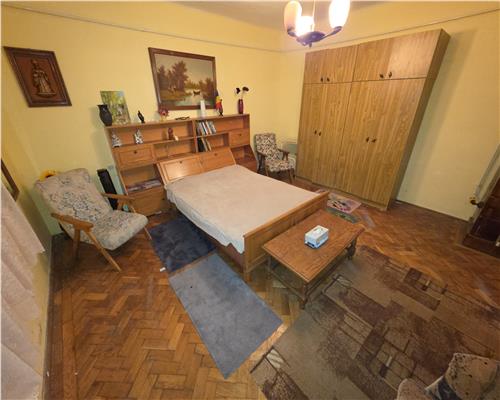 CASA DE VANZARE ZONA TABACOVICI